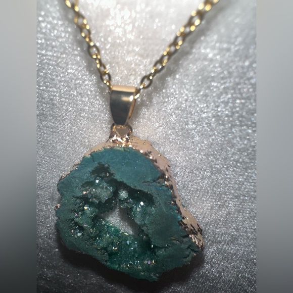 Raw Blue Amethyst Crystal Quartz Druzy Pendant Gold plated Necklace - Picture 5 of 7